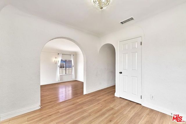 1120 S Plymouth Boulevard, Los Angeles, CA 90019