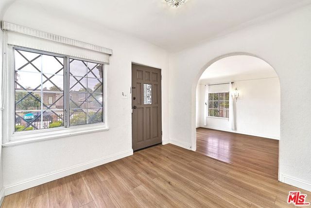 1120 S Plymouth Boulevard, Los Angeles, CA 90019