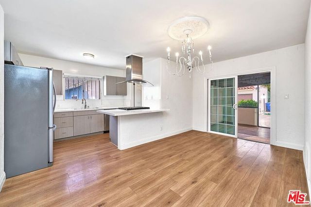 1120 S Plymouth Boulevard, Los Angeles, CA 90019