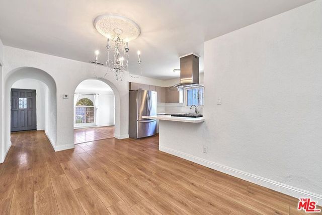 1120 S Plymouth Boulevard, Los Angeles, CA 90019