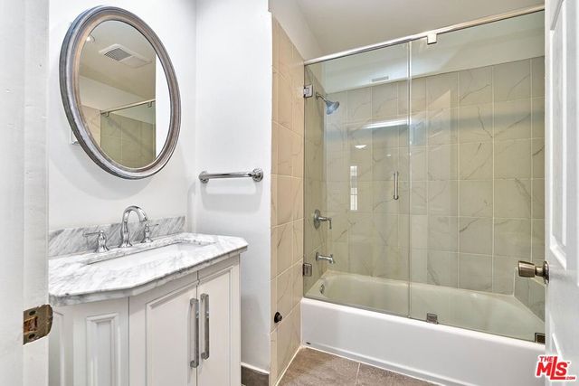 1120 S Plymouth Boulevard, Los Angeles, CA 90019