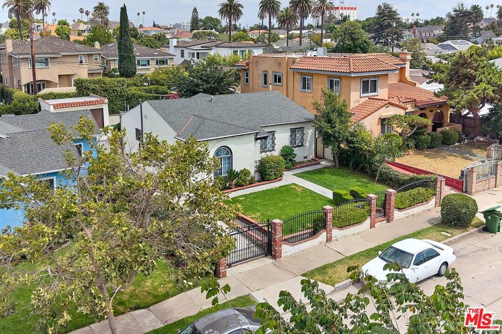 1120 S Plymouth Boulevard, Los Angeles, CA 90019