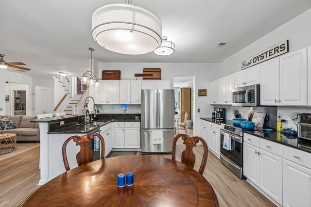 602 Portico Park, Mount Pleasant, SC 29464