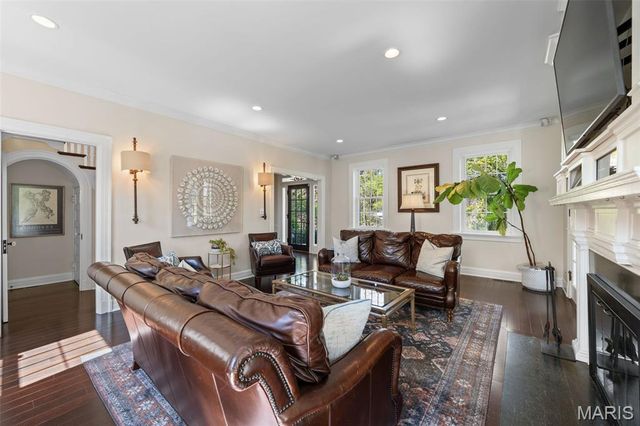 430 W Lockwood Avenue, St Louis, MO 63119