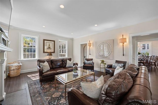 430 W Lockwood Avenue, St Louis, MO 63119