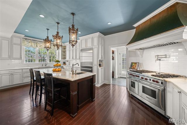 430 W Lockwood Avenue, St Louis, MO 63119