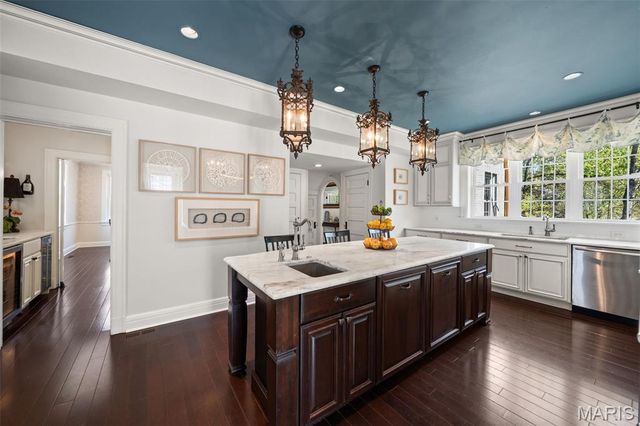 430 W Lockwood Avenue, St Louis, MO 63119