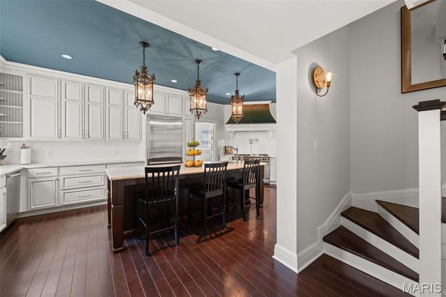 430 W Lockwood Avenue, St Louis, MO 63119