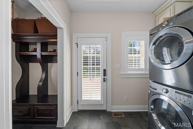 430 W Lockwood Avenue, St Louis, MO 63119