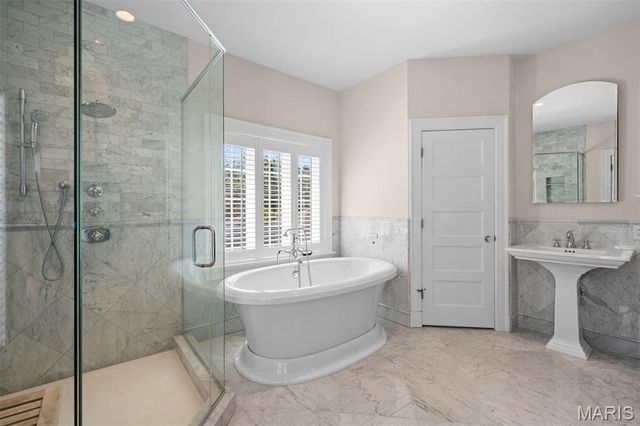 430 W Lockwood Avenue, St Louis, MO 63119