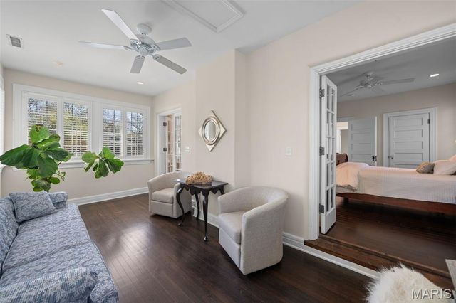 430 W Lockwood Avenue, St Louis, MO 63119