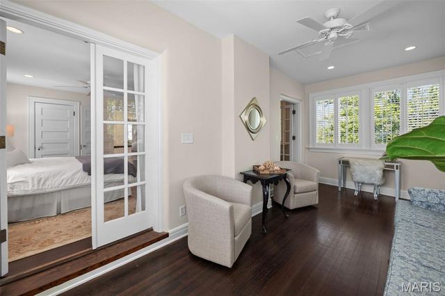 430 W Lockwood Avenue, St Louis, MO 63119