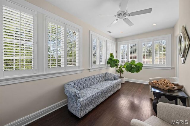 430 W Lockwood Avenue, St Louis, MO 63119