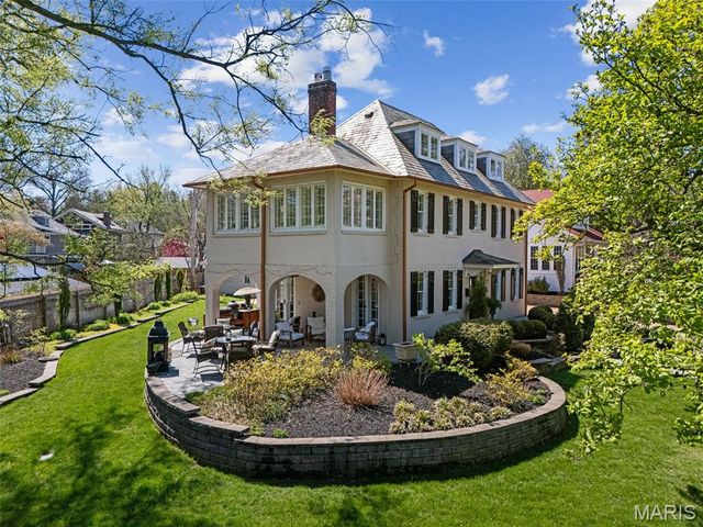 430 W Lockwood Avenue, St Louis, MO 63119