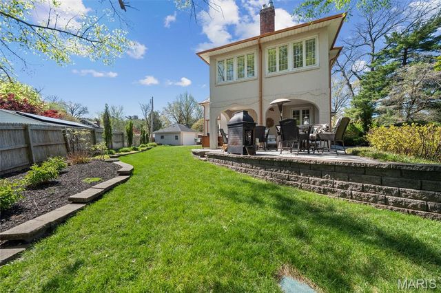 430 W Lockwood Avenue, St Louis, MO 63119
