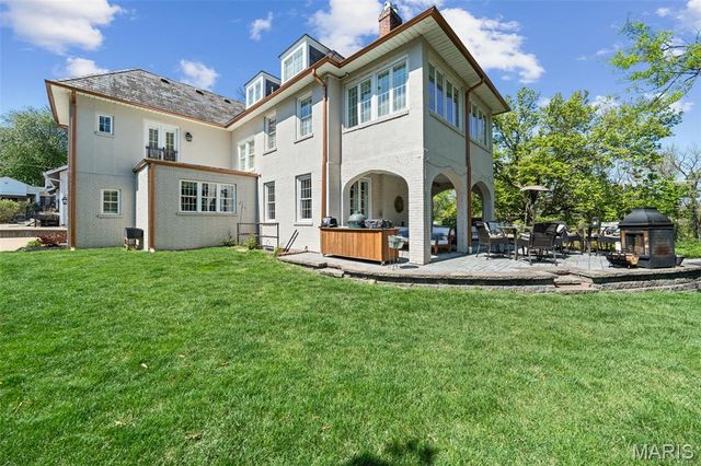 430 W Lockwood Avenue, St Louis, MO 63119