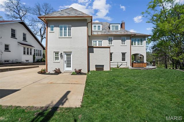 430 W Lockwood Avenue, St Louis, MO 63119