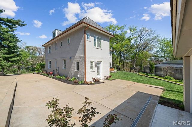 430 W Lockwood Avenue, St Louis, MO 63119