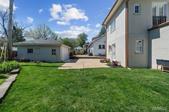 430 W Lockwood Avenue, St Louis, MO 63119