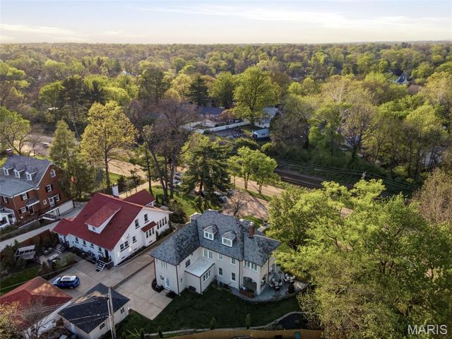 430 W Lockwood Avenue, St Louis, MO 63119