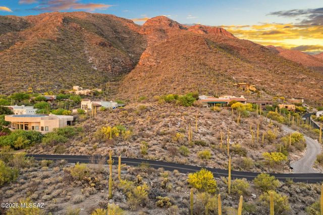 7640 N Camino Sin Vacas, Tucson, AZ 85718