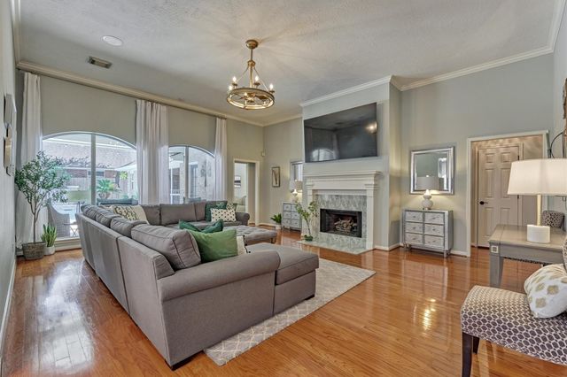 147 Little Mill Place, The Woodlands, TX 77382