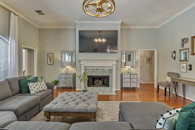 147 Little Mill Place, The Woodlands, TX 77382
