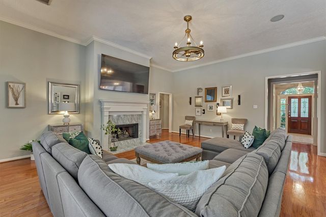147 Little Mill Place, The Woodlands, TX 77382