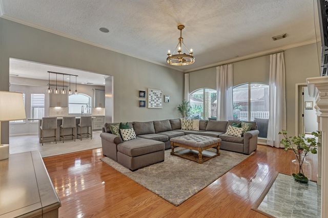 147 Little Mill Place, The Woodlands, TX 77382
