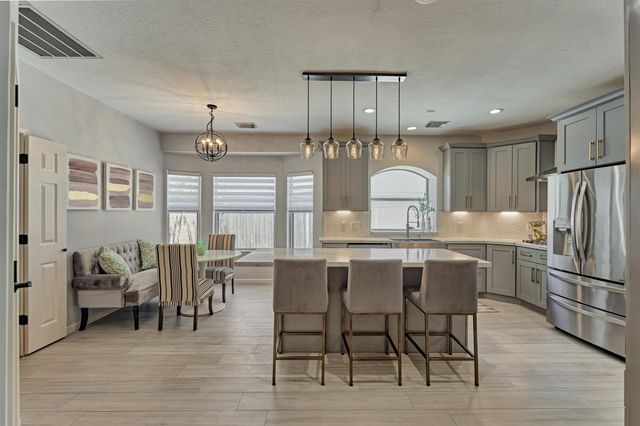 147 Little Mill Place, The Woodlands, TX 77382