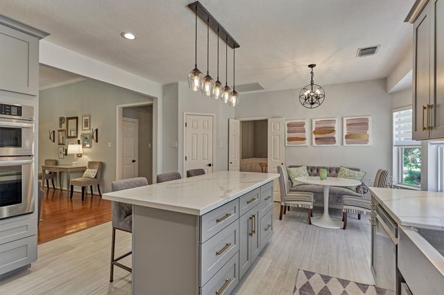 147 Little Mill Place, The Woodlands, TX 77382
