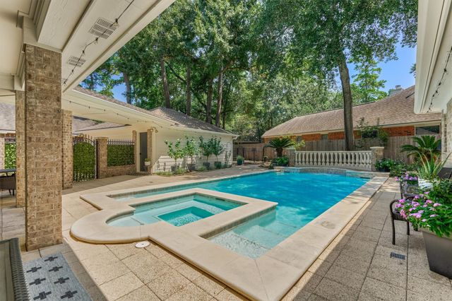 147 Little Mill Place, The Woodlands, TX 77382