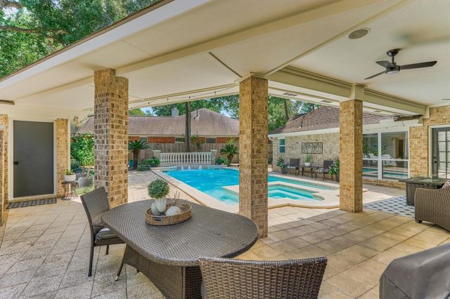 147 Little Mill Place, The Woodlands, TX 77382