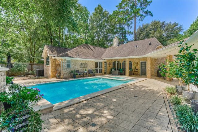 147 Little Mill Place, The Woodlands, TX 77382