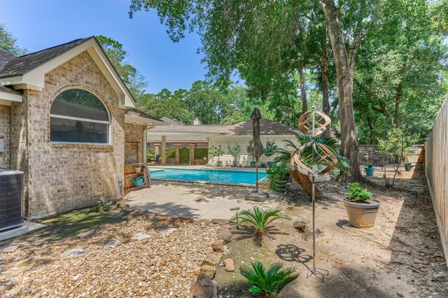 147 Little Mill Place, The Woodlands, TX 77382
