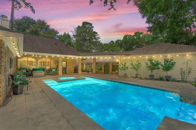 147 Little Mill Place, The Woodlands, TX 77382