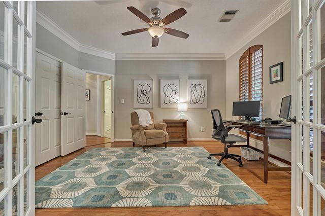 147 Little Mill Place, The Woodlands, TX 77382