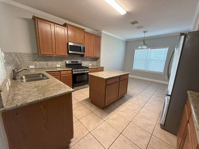 816 Meandering Trail, Little Elm, TX 75068