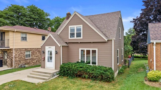 8609 W Lincoln AVENUE, West Allis, WI 53227