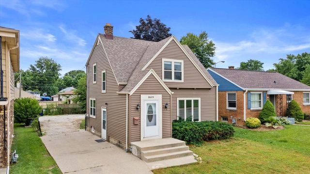 8609 W Lincoln AVENUE, West Allis, WI 53227