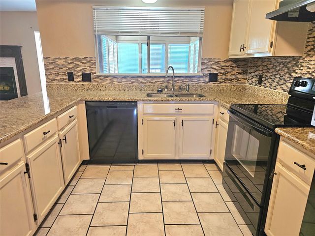 16718 Running Quail Court, Houston, TX 77489