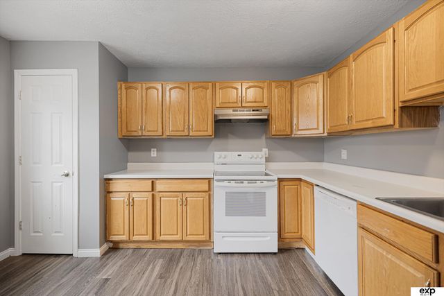 4702 N 52 Street, Omaha, NE 68104