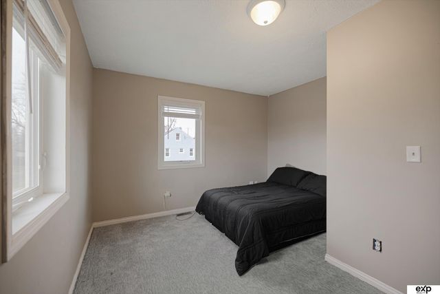 4702 N 52 Street, Omaha, NE 68104