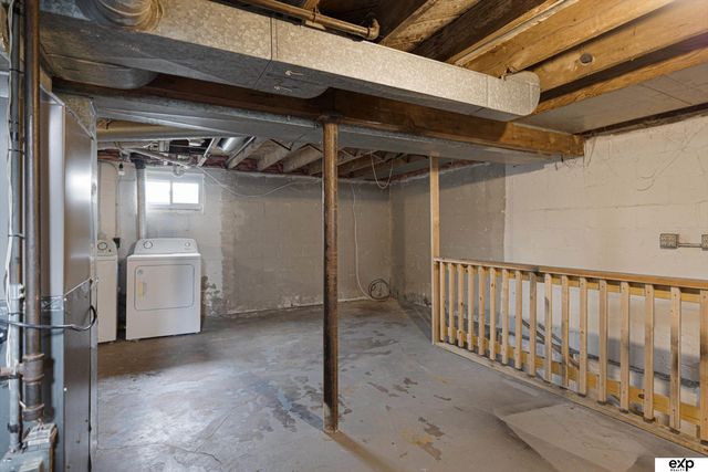 4702 N 52 Street, Omaha, NE 68104