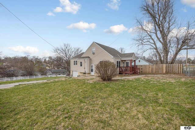 4702 N 52 Street, Omaha, NE 68104