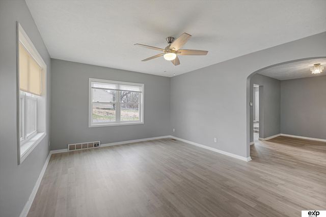 4702 N 52 Street, Omaha, NE 68104