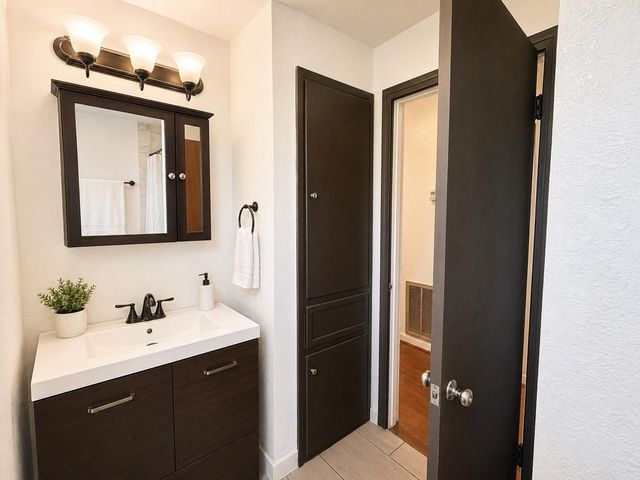 6625 Sandstone Street, Houston, TX 77074