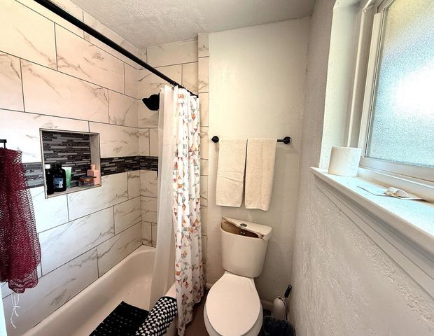 6625 Sandstone Street, Houston, TX 77074