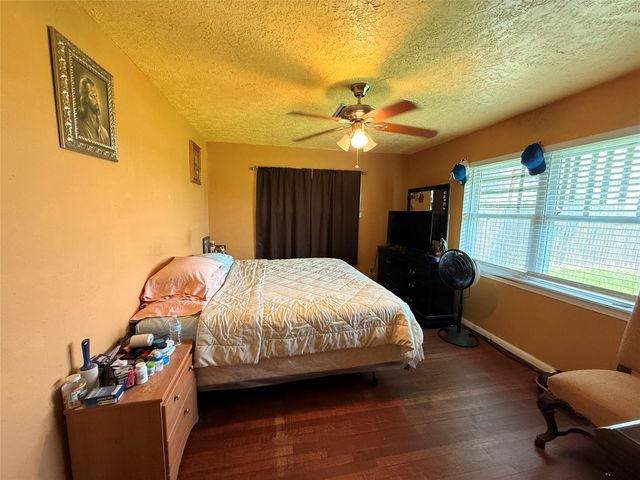 6625 Sandstone Street, Houston, TX 77074