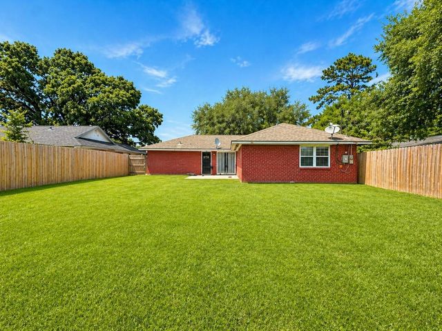 6625 Sandstone Street, Houston, TX 77074